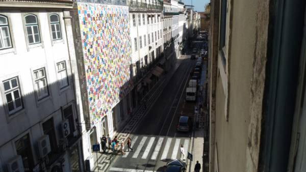Charm Discovery 165 Lisbon Bagian luar foto