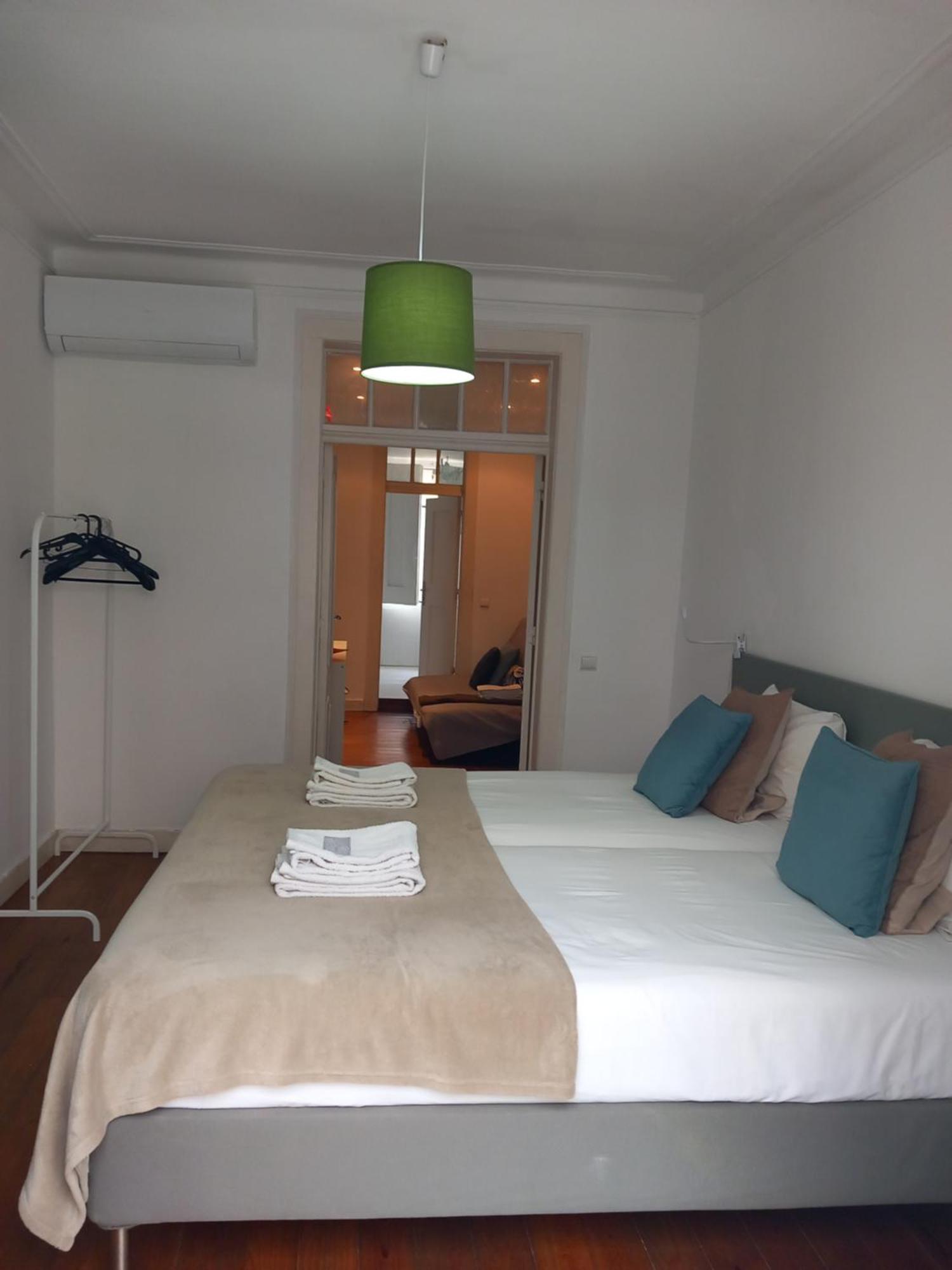 Charm Discovery 165 Lisbon Bagian luar foto