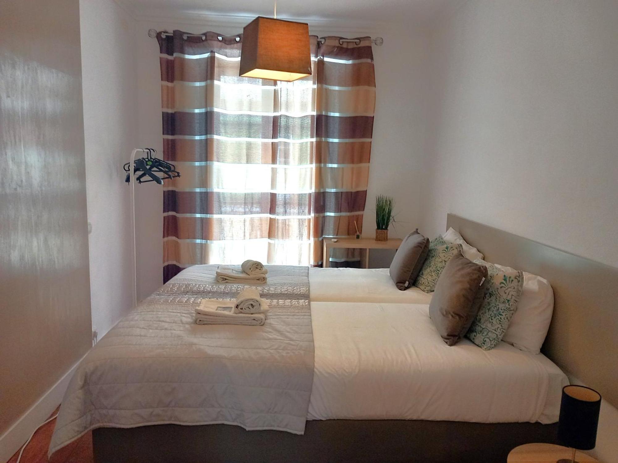 Charm Discovery 165 Lisbon Bagian luar foto