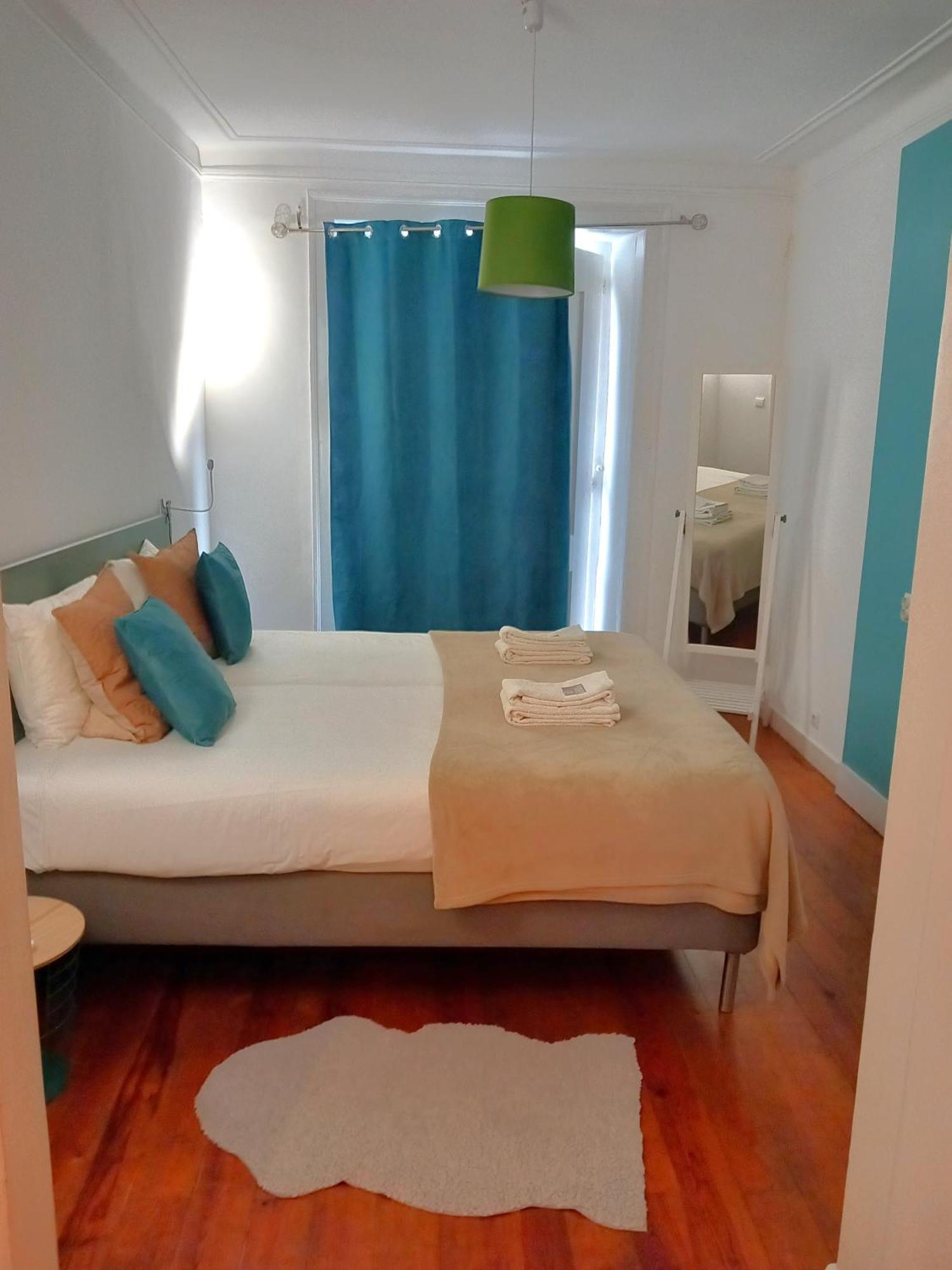 Charm Discovery 165 Lisbon Bagian luar foto